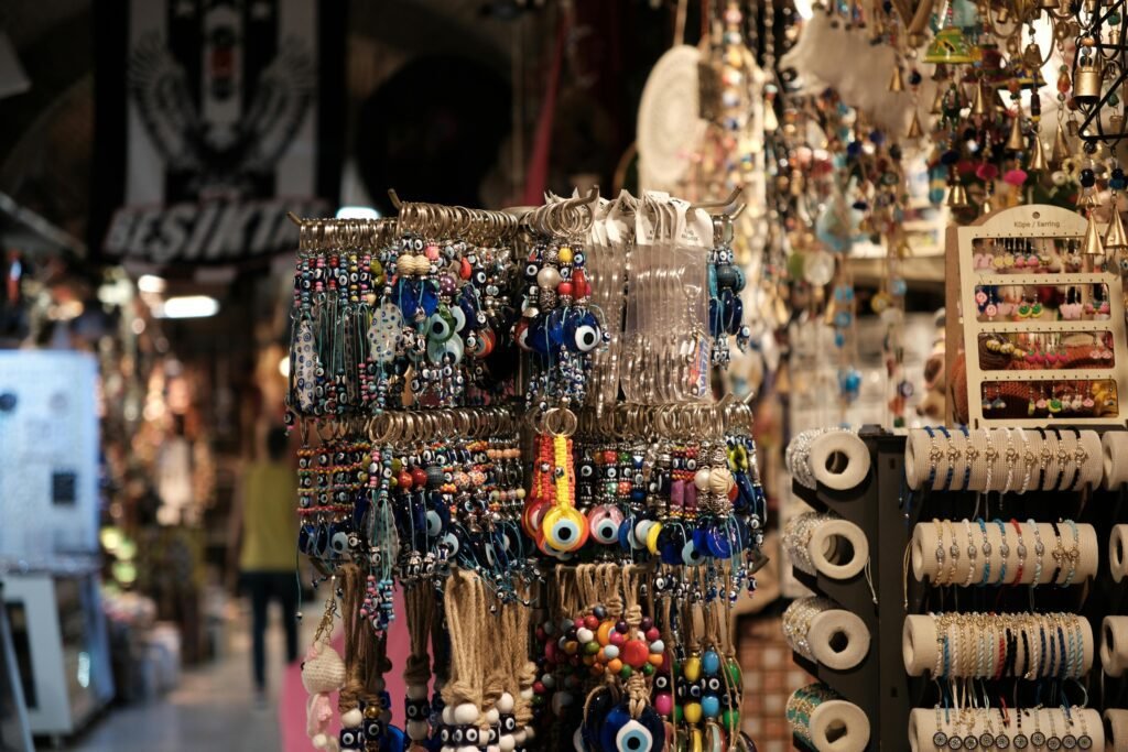 Vibrant display of traditional Turkish souvenirs in İzmir's bustling bazaar.